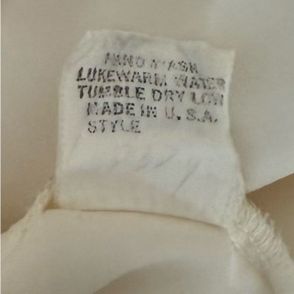 Feminine with beautiful lace detail. Made in the USA! 
Travels well. - Picture 9 of 11